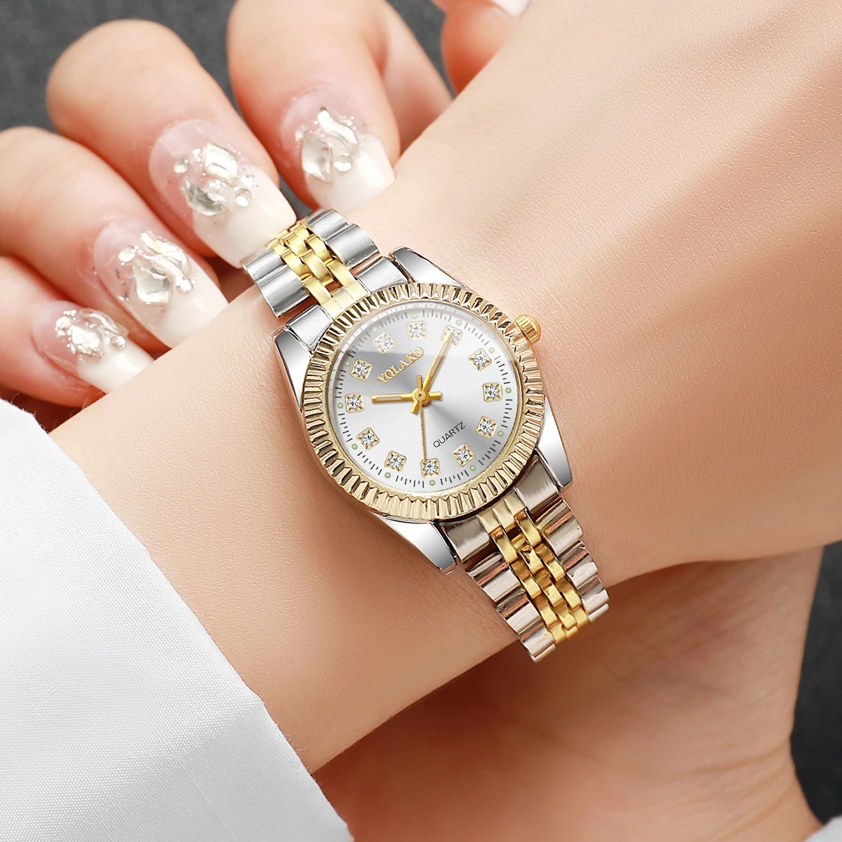 Fashion Rhinestone Women Quart - Luxury Watch Display Case ulasan dan harga